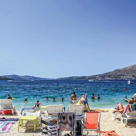 Cozy In Okrug Gornji Appartamento *