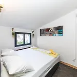 Pet Friendly In Okrug Gornji With Wifi Apartment